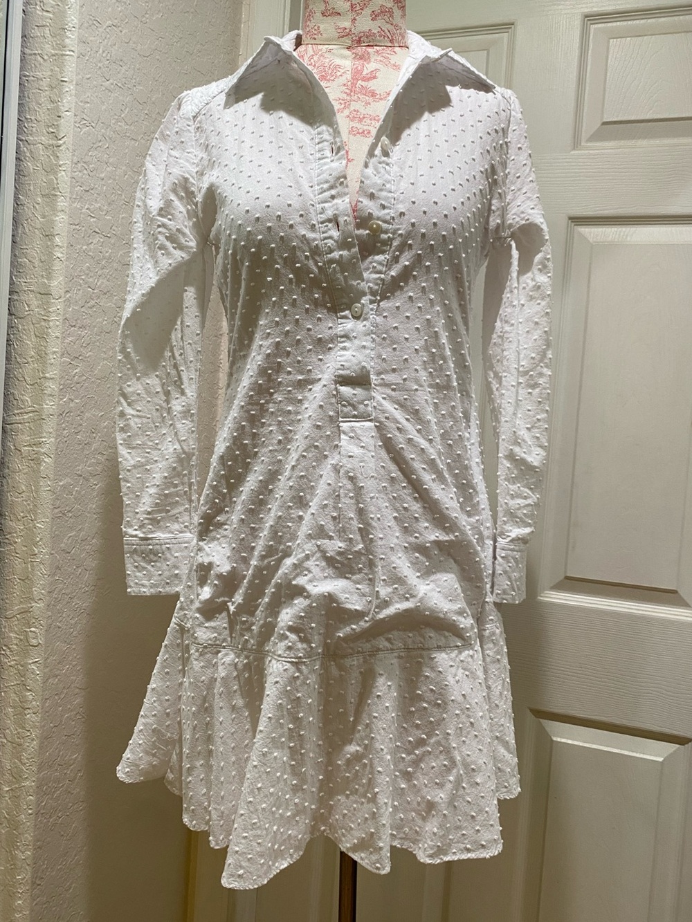 Tuckernuck Callahan Shirt Dress Swiss Dot Sz XS White Cotton Drop Waist Coastal